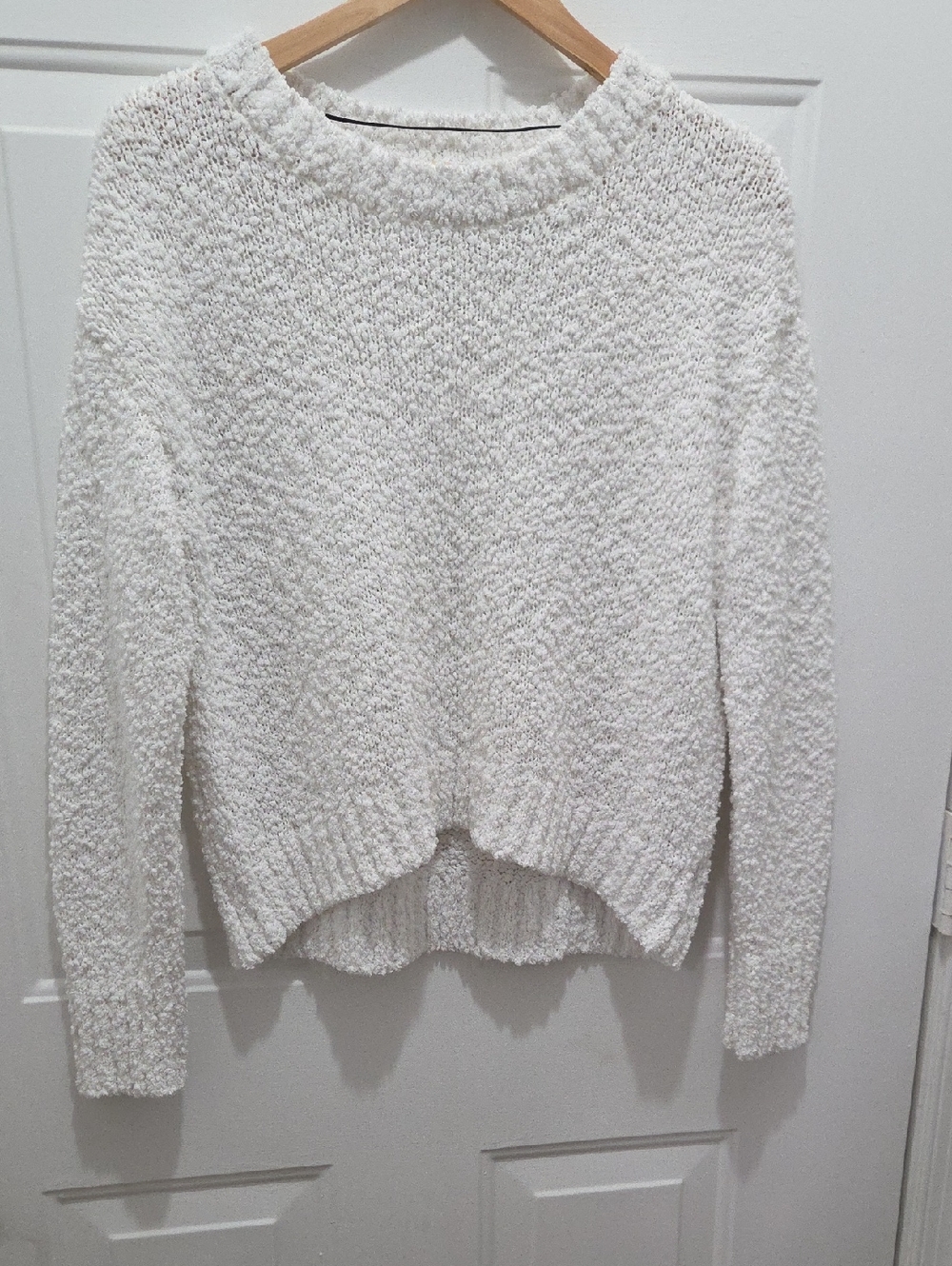 Women's Social Standard White Sweater L/G